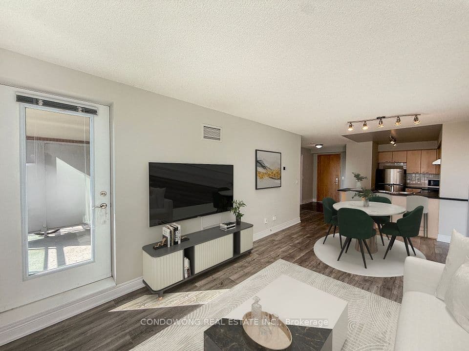 62 Suncrest Boulevard 318, Markham, ON L3T 7Y6 – main photo