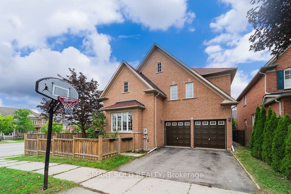 16 Courtney Crescent, Richmond Hill, ON L4E 4B9 – main photo
