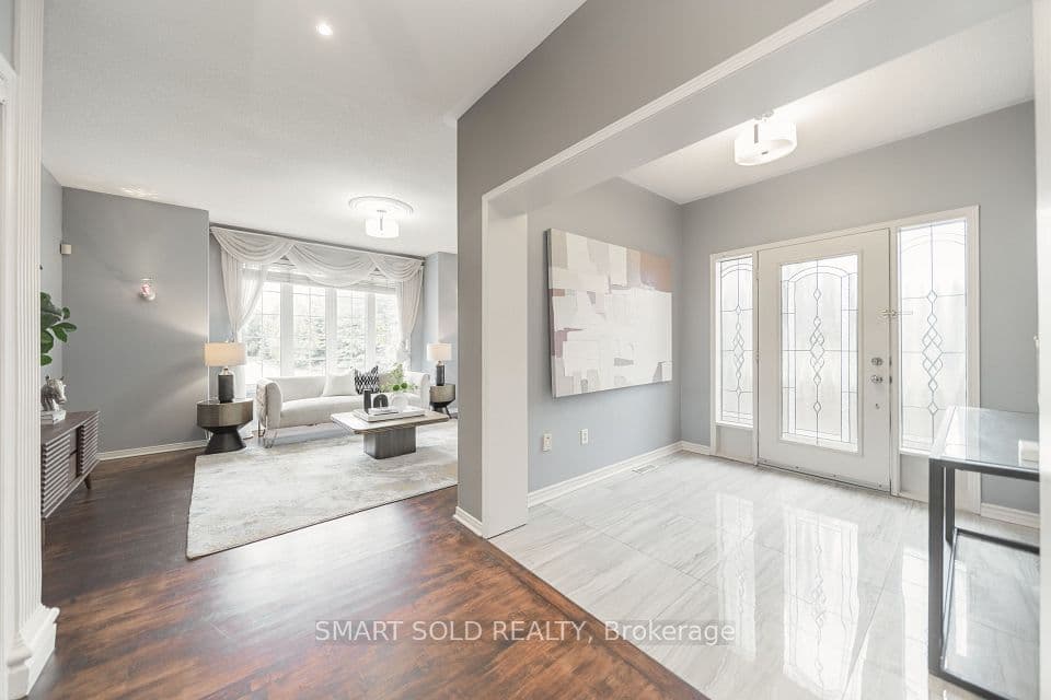 16 Courtney Crescent, Richmond Hill, ON L4E 4B9 – photo 3