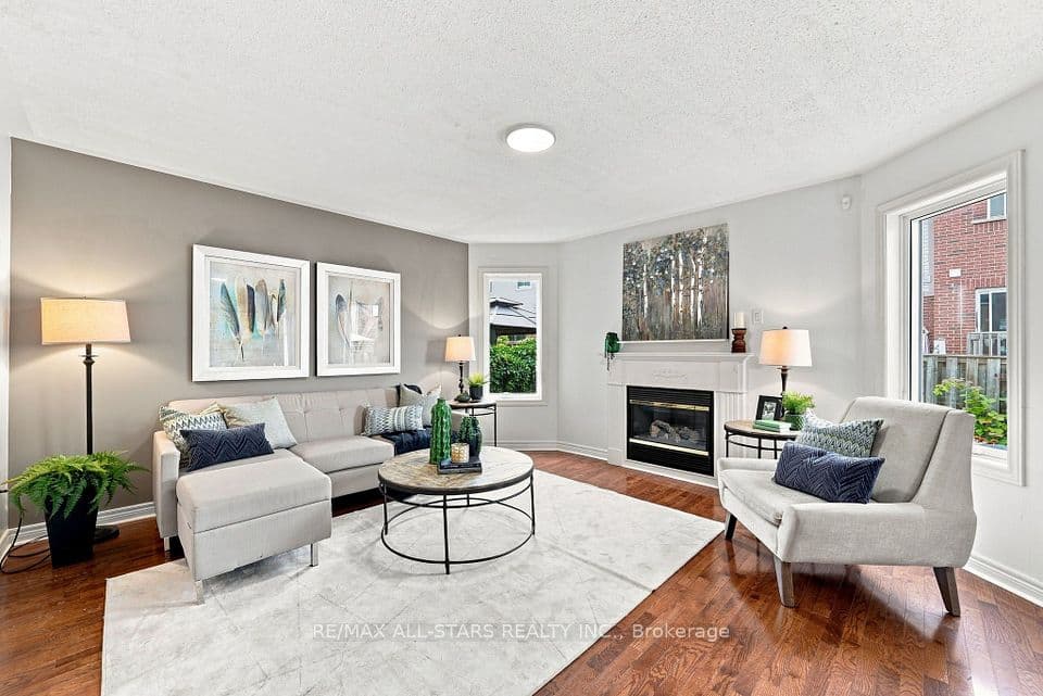 99 Glasgow Crescent, Georgina, ON L4P 4B2 – photo 2