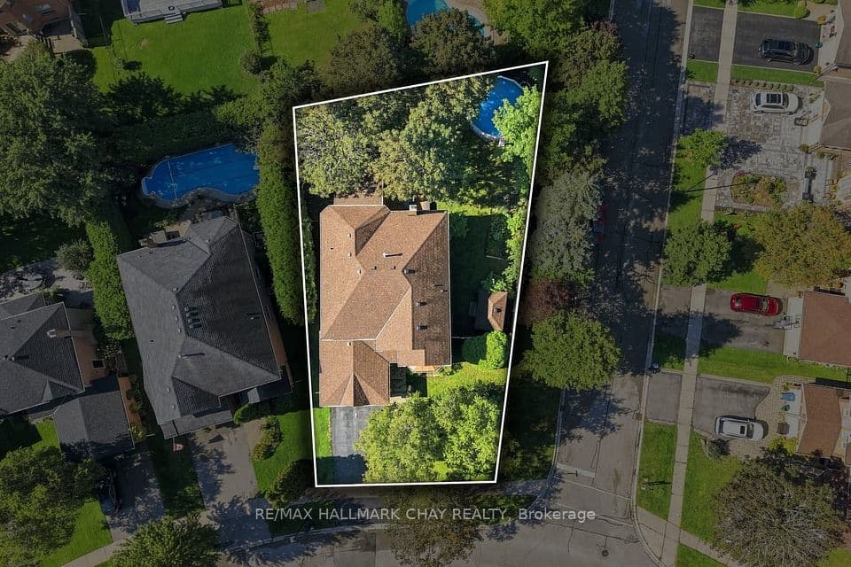 380 Alex Doner Drive, Newmarket, ON L3X 1E1 – photo 3