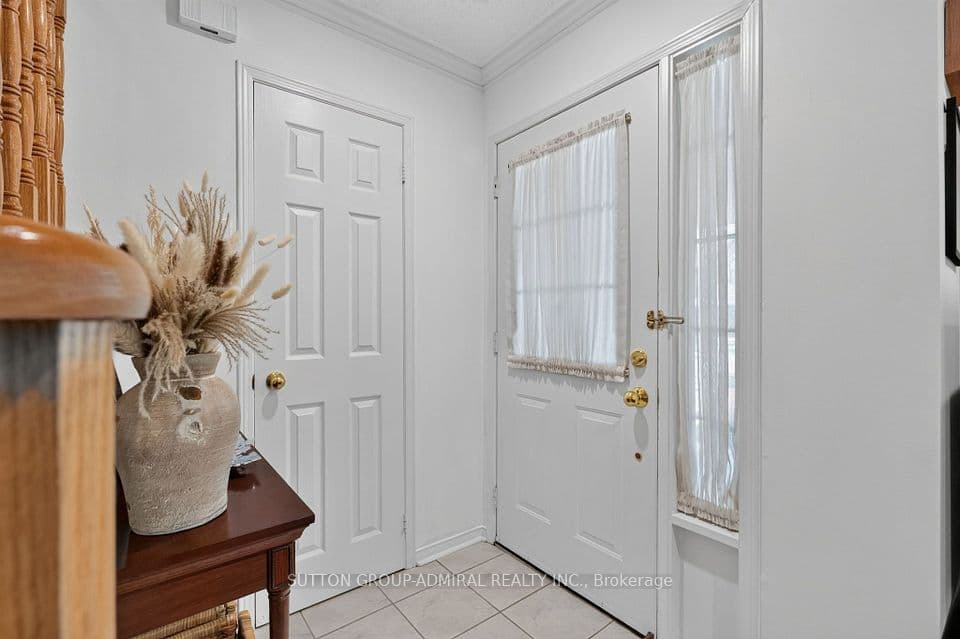 359 John West Way, Aurora, ON L4G 7J7 – photo 3