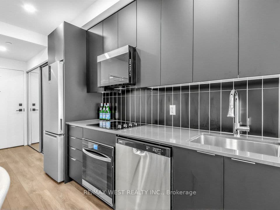 10 Abeja Street 1516, Vaughan, ON L4K 0R4 – photo 2