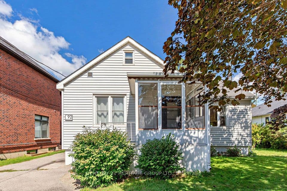 92 Kennedy Street E, Aurora, ON L4G 1C4 – main photo