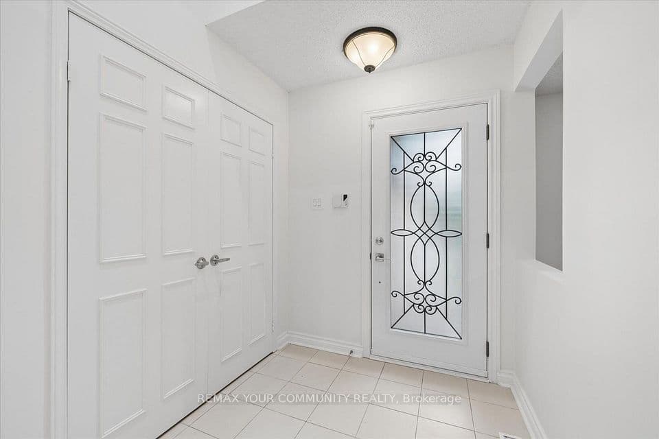 102 Edmund Seager Drive, Vaughan, ON L4J 4S8 – photo 2