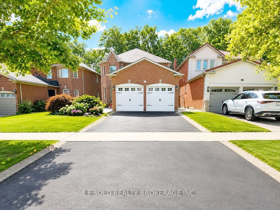 76 Larratt Lane, Richmond Hill, ON L4C 0E2 – main photo