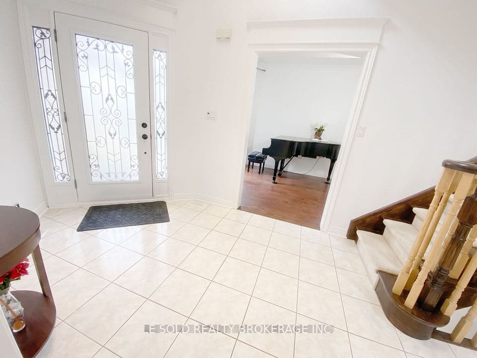 76 Larratt Lane, Richmond Hill, ON L4C 0E2 – photo 3