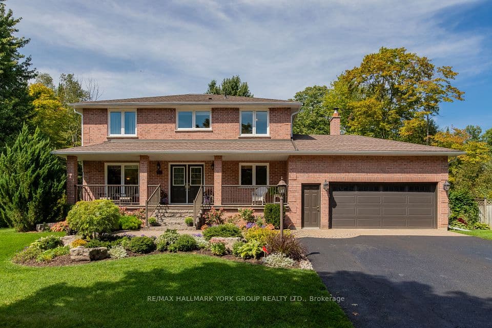 34 Amberglen Court, East Gwillimbury, ON L9N 1J6 – main photo