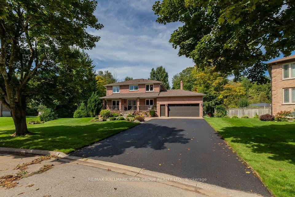 34 Amberglen Court, East Gwillimbury, ON L9N 1J6 – photo 2
