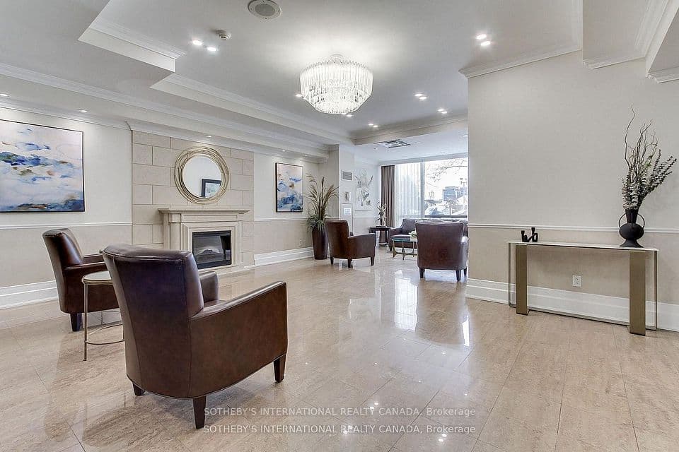 40 Harding Boulevard W 301, Richmond Hill, ON L4C 9S5 – photo 2