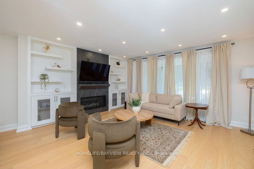 164 Steeles Avenue E, Markham, ON L3T 1A5 – main photo