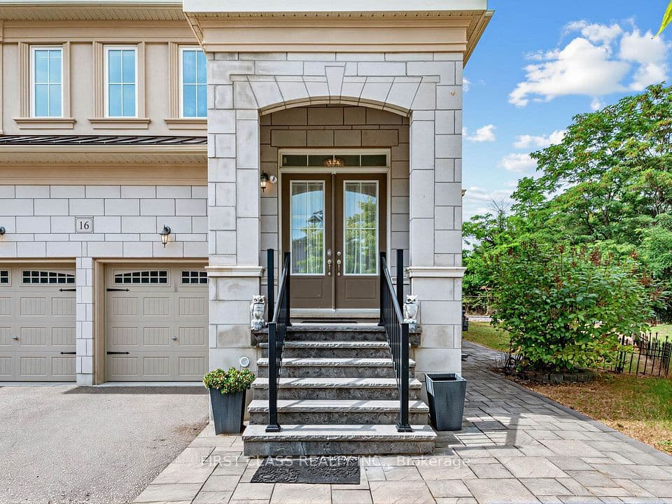 16 Macdonald Court, Richmond Hill, ON L4E 1E9 – photo 3