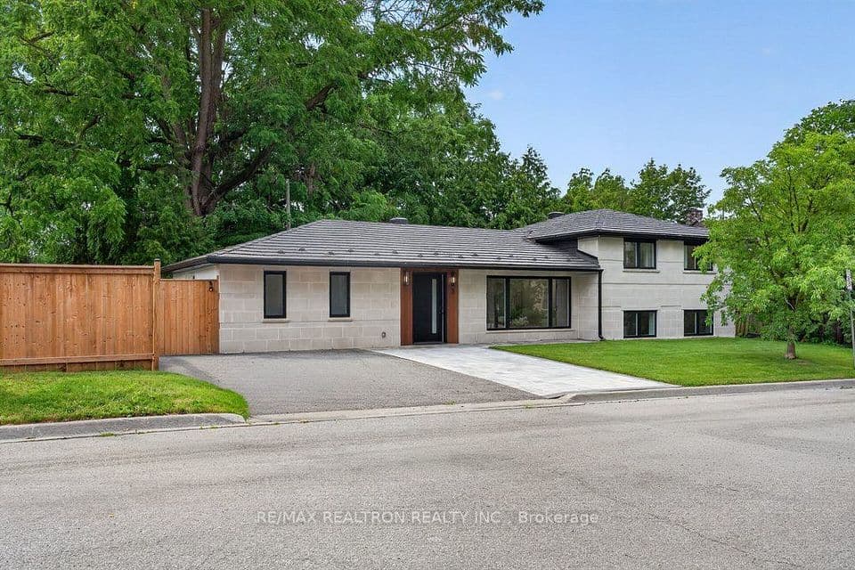 3 Reuben Street, Aurora, ON L4G 2M1 – photo 2