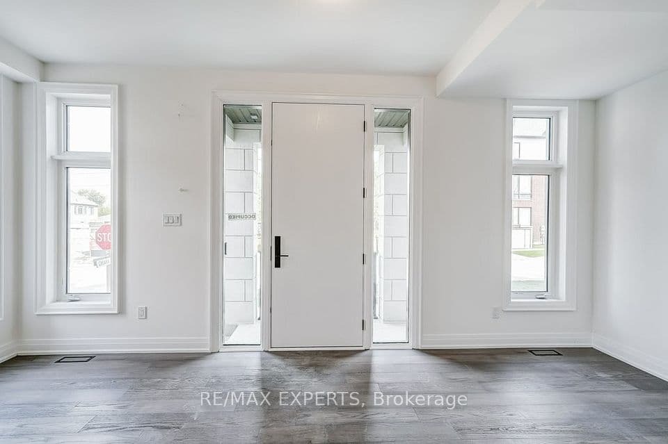 14A Mccachen Street, Richmond Hill, ON L4E 2X5 – photo 3