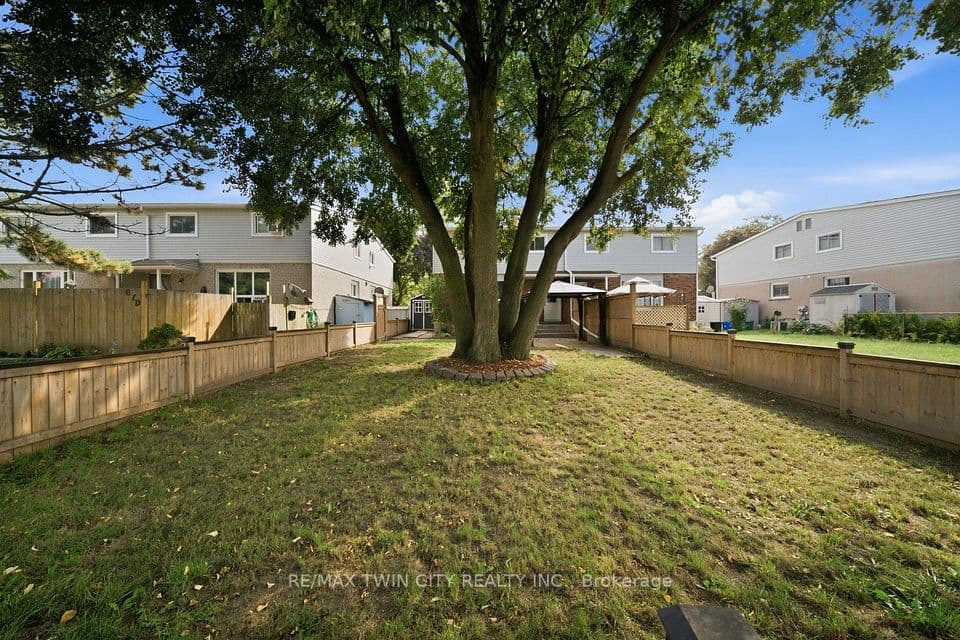 63 Metcalfe, Unit C Metcalfe Crescent, Brantford, ON N3R 2L7 – photo 3