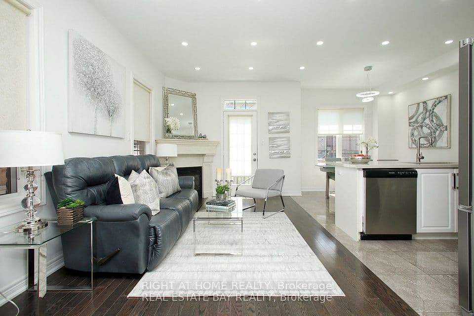 25 Sibella Way, Vaughan, ON L4H 3V6 – photo 2