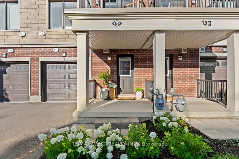 134 Covington Crescent, Whitchurch-Stouffville, ON L4A 4W8 – photo 2