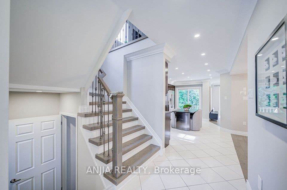 30 Elmeade Lane, Whitchurch-Stouffville, ON L4A 0P6 – photo 2