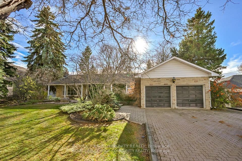 23 Denham Drive, Richmond Hill, ON L4C 6H6 – photo 2