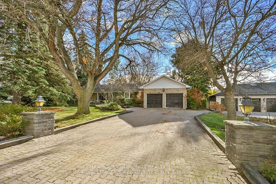 23 Denham Drive, Richmond Hill, ON L4C 6H6 – main photo