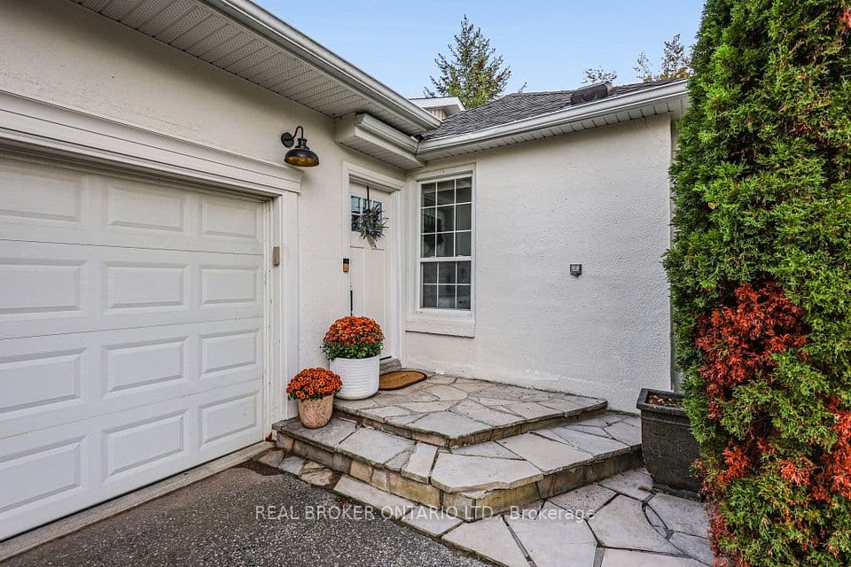 17 Mill Street, East Gwillimbury, ON L0G 1M0 – photo 3