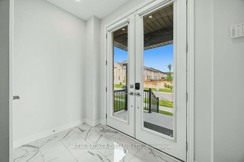 12 Seedling Crescent, Whitchurch-Stouffville, ON L4A 4V4 – photo 3
