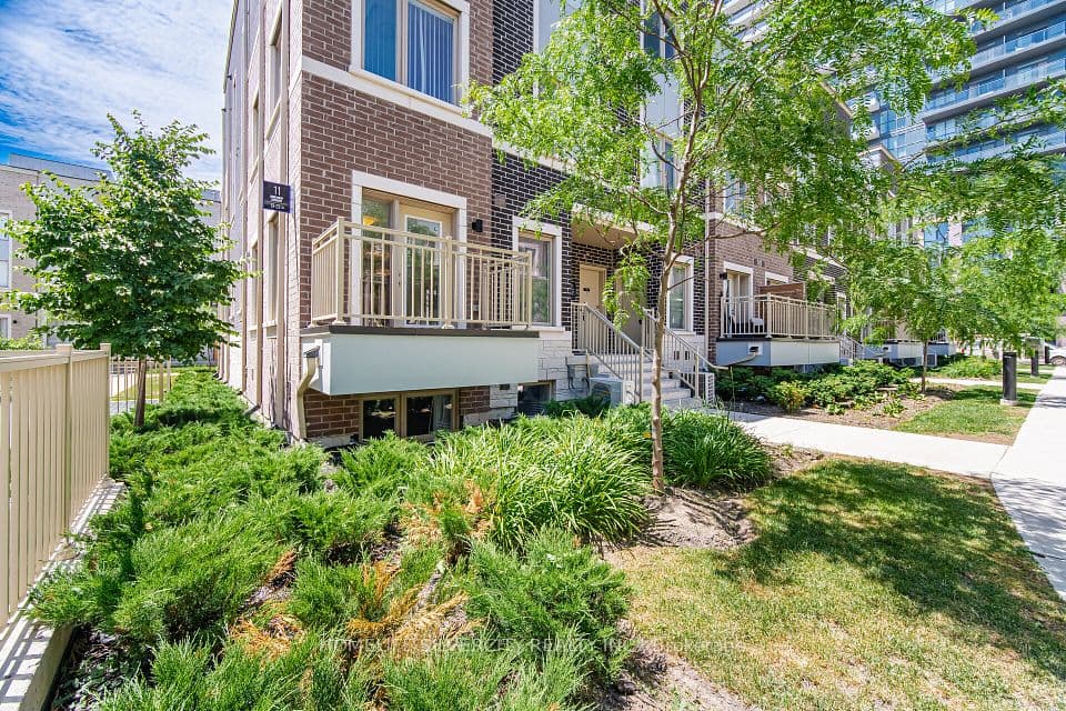 11 Honeycrisp Crescent 13, Vaughan, ON L4K 0N6 – main photo