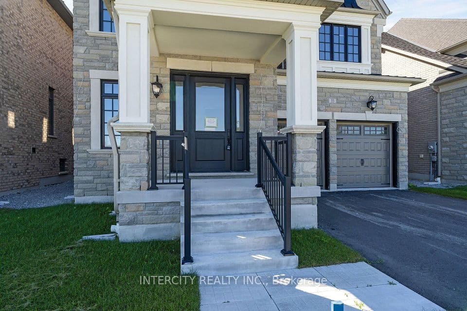 33 Gianvito Crescent, King, ON L7B 0T2 – photo 2