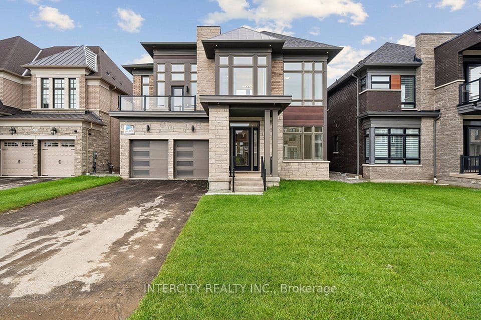 17 Garriock Hall Avenue, King, ON L7B 0S8 – photo 2