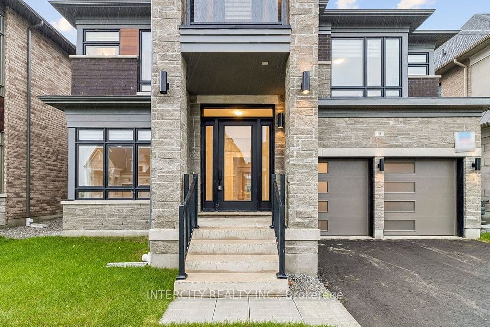 15 Garriock Hall Avenue, King, ON L7B 0S8 – photo 2