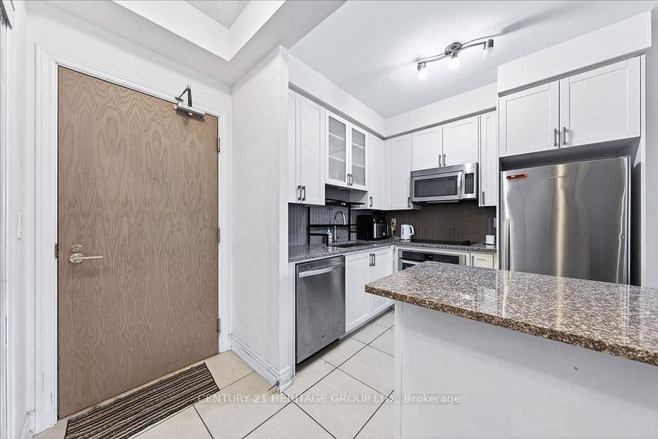 9088 Yonge Street 510A, Richmond Hill, ON L4C 0Y6 – photo 3
