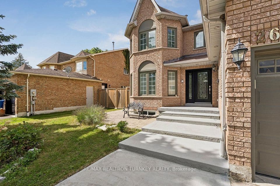 263 Chambers Crescent, Newmarket, ON L3X 1T1 – photo 2