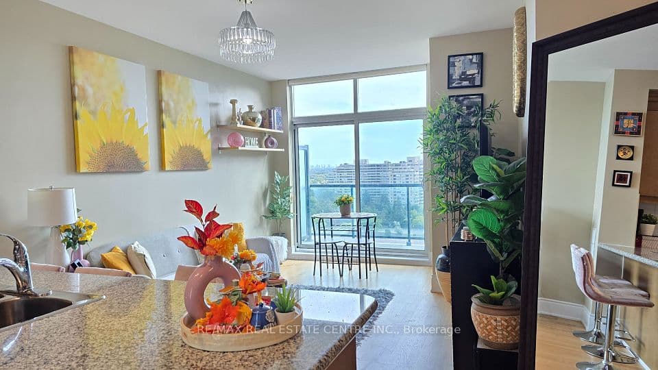 18 Harding Boulevard PH207, Richmond Hill, ON L4C 0T3 – photo 3