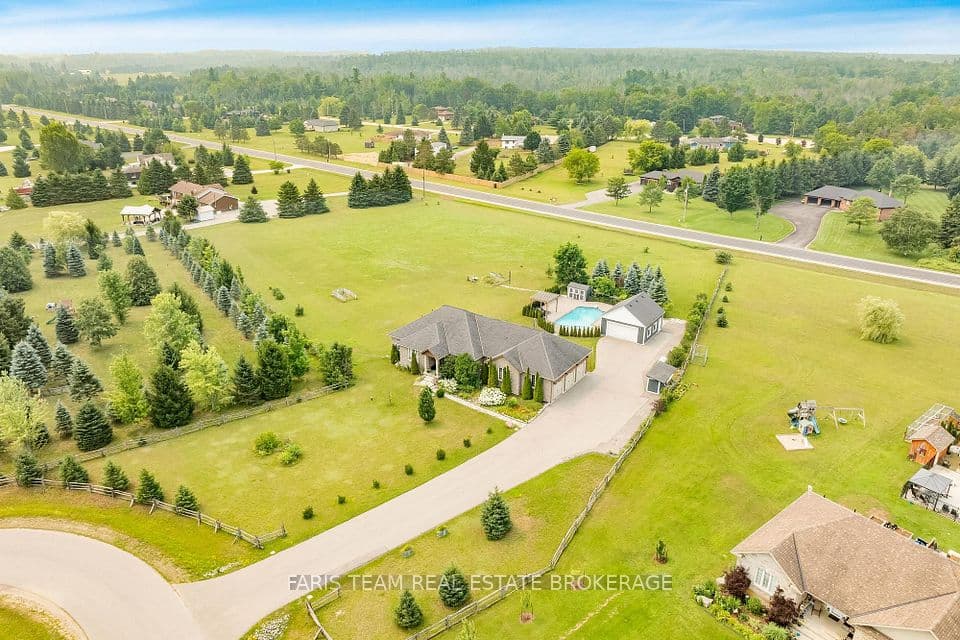 2 Harry Parker Place, Adjala-Tosorontio, ON L0M 1J0 – photo 3