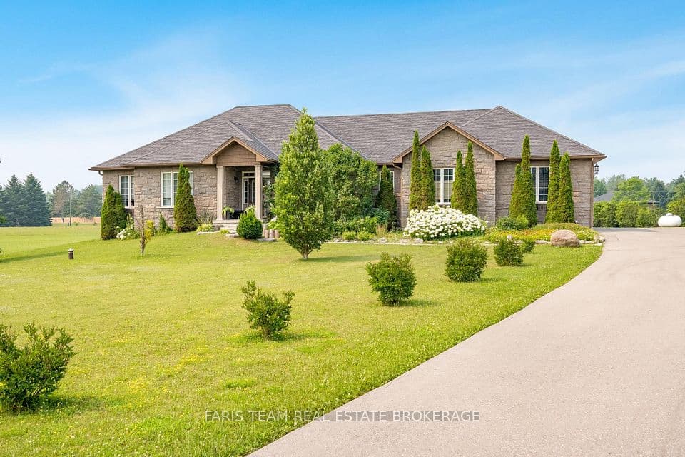 2 Harry Parker Place, Adjala-Tosorontio, ON L0M 1J0 – photo 2