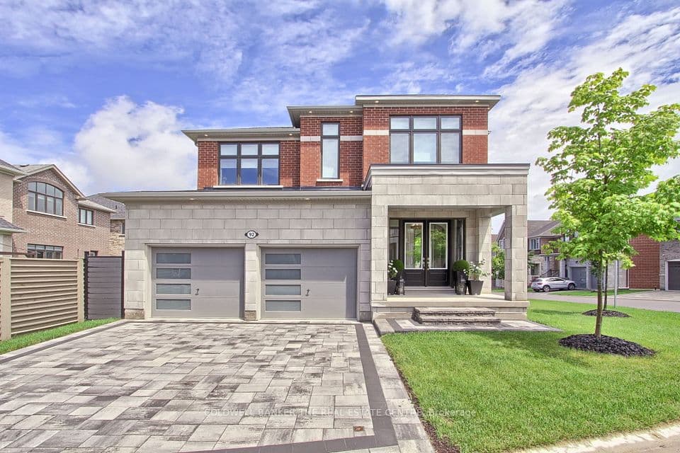 92 Maple Fields Circle, Aurora, ON L4G 0P5 – photo 2