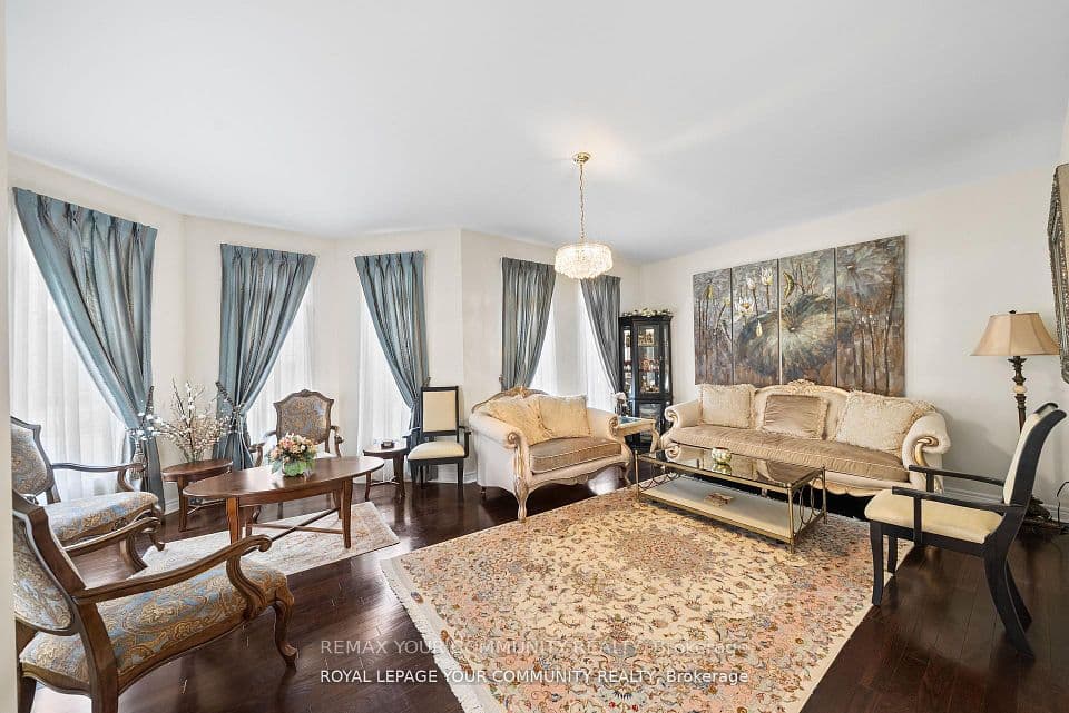 108 Headwater Crescent, Richmond Hill, ON L4E 0T2 – photo 3