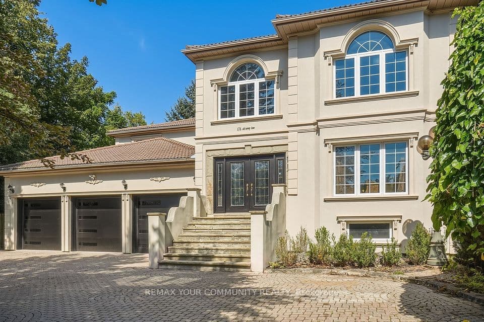 176 Old Surrey Lane, Richmond Hill, ON L4C 7E5 – main photo