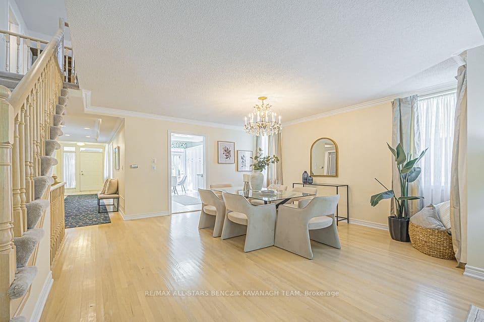9 Warnock Green Way, Markham, ON L6E 1B5 – photo 3