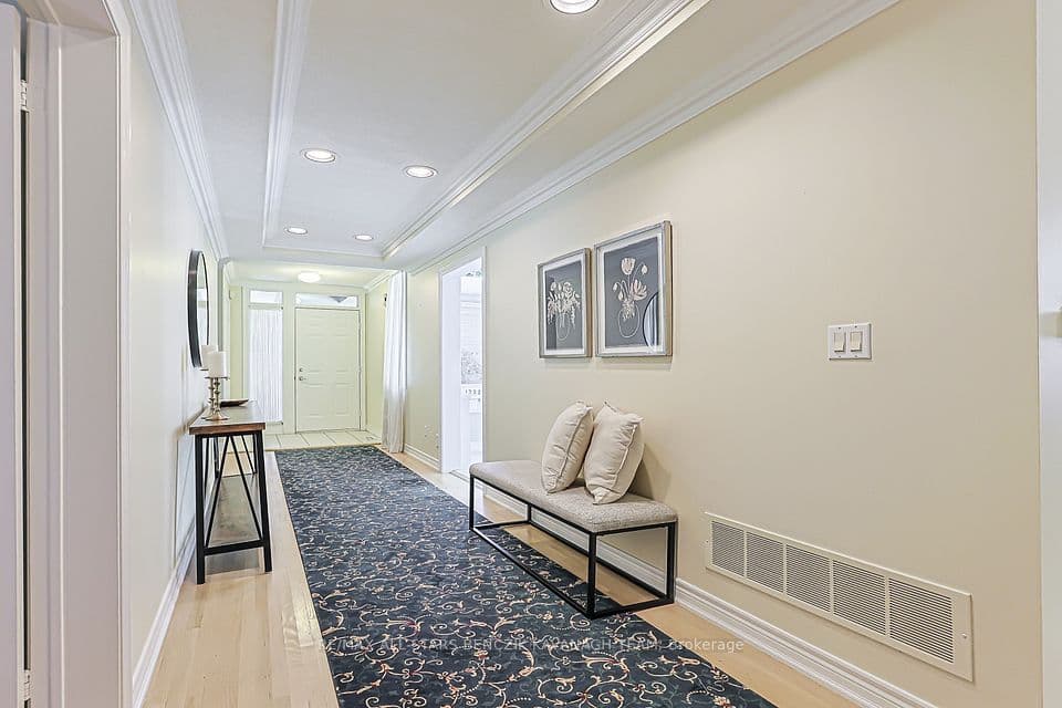 9 Warnock Green Way, Markham, ON L6E 1B5 – photo 2