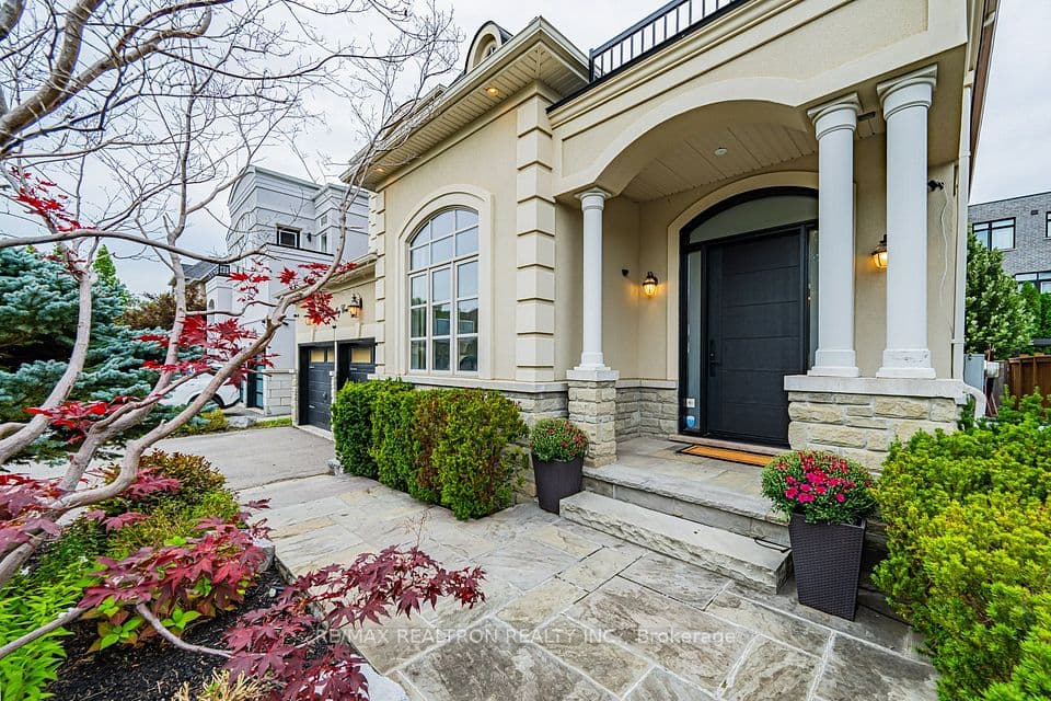 95 Woodvalley Crescent, Vaughan, ON L6A 4J5 – photo 2
