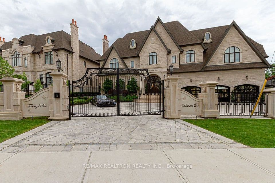 29 Denham Drive, Richmond Hill, ON L4C 6H6 – photo 2