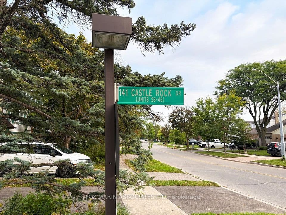 141 Castle Rock Drive 35, Richmond Hill, ON L4C 5N2 – main photo