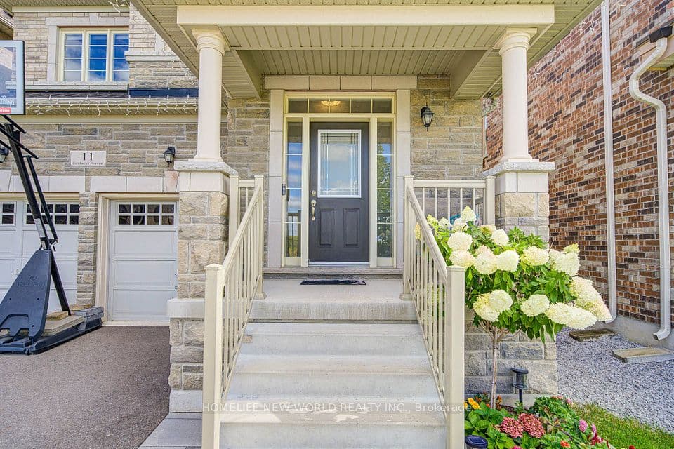 11 Conductor Avenue, Whitchurch-Stouffville, ON L4A 4X5 – photo 2