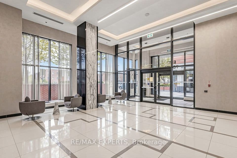 99 Eagle Rock Way 302, Vaughan, ON L6A 5A7 – photo 2