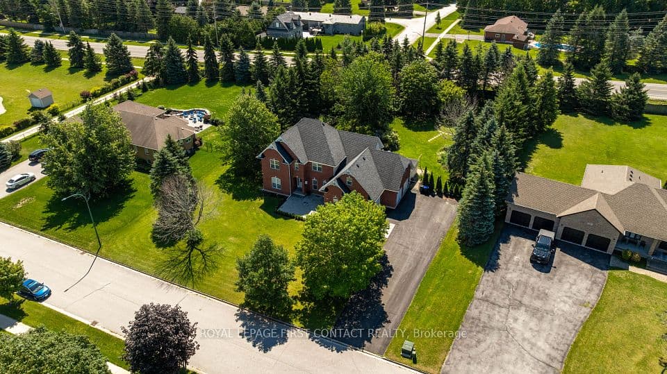 43 Vanderpost Crescent, Essa, ON L0L 2N0 – main photo
