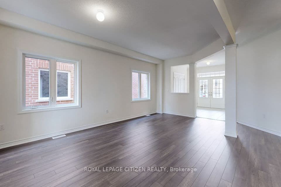 123 Cliff Thompson Crescent, Georgina, ON L0E 1R0 – photo 2