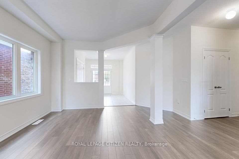 123 Cliff Thompson Crescent, Georgina, ON L0E 1R0 – photo 3