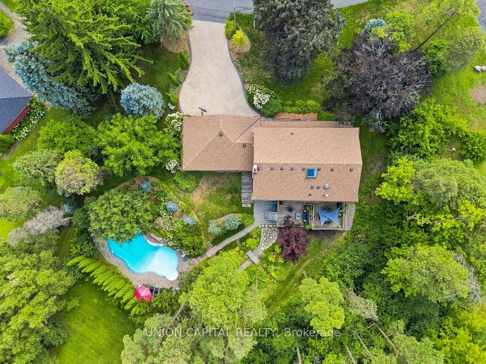 22 Cynthia Crescent, Richmond Hill, ON L4E 2P8 – photo 2