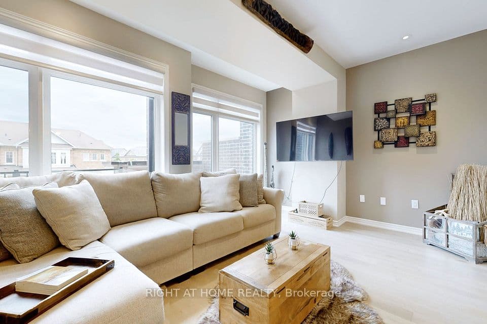 279 Moody Drive, Vaughan, ON L4H 3N5 – photo 3